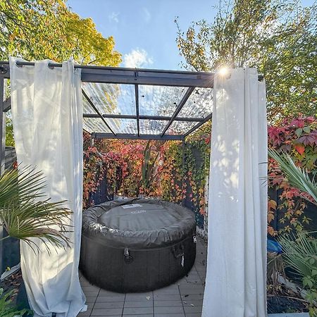 Modern 2Bed Pad W/ Hot Tub Villa Barking  Exterior photo