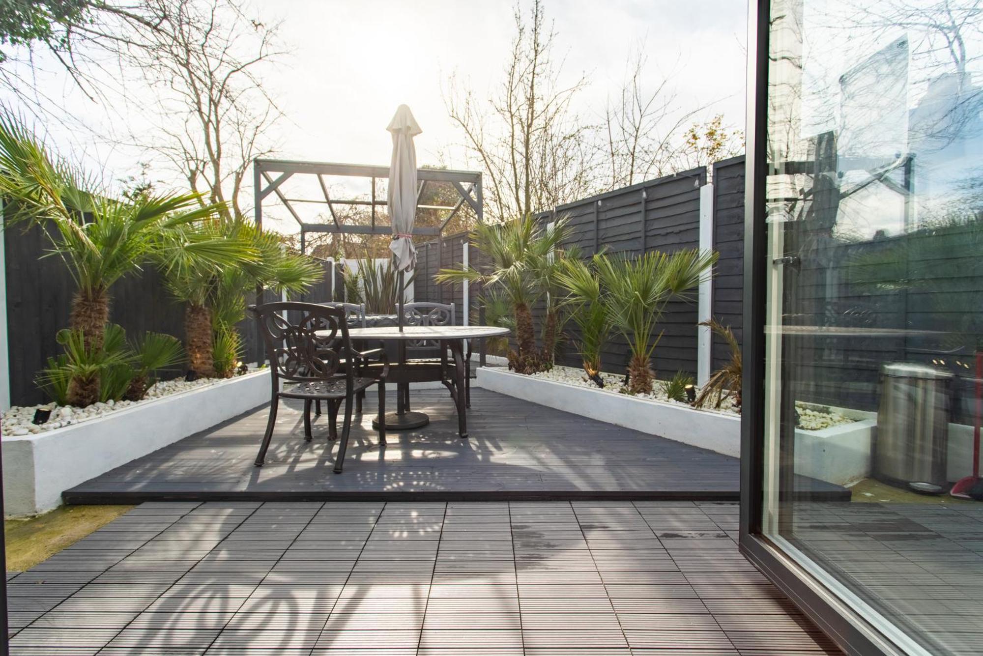 Modern 2Bed Pad W/ Hot Tub Villa Barking  Exterior photo